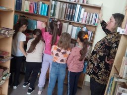 b_1024_768_0_00_images_2023_2024_KAWA_Pasowanie_czytelnik_421843610_866268751967741_2516660726171639981_n